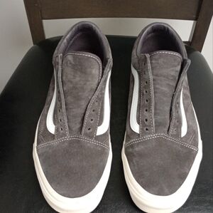 Vans  Old Skool Suede Unisex Shoe Size 9 or 10.5 Display shoe